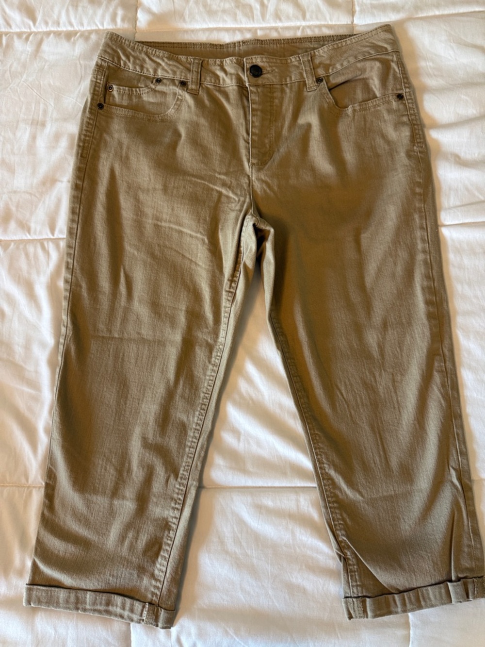 Boyfriend Crop Jeans in Khaki - Classic Casual Style